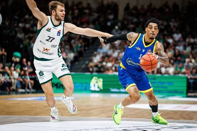 Terrence Edwards (Science City Jena) im Zweikampf mit Moritz Krimmer (Gladiators Trier), Aktion Action Vet Concept Gladiators Trier vs Science City Jena, Basketball, easyCredit BBL, 2. Spieltag, Saison 2026 2027, 27.09.2026 Vet Concept Gladiators Trier vs Science City Jena, Basketball, easyCredit BBL, 2. Spieltag, Saison 2026 2027, 27.09.2026 Copyright: xEibnerxPressefotox EP_ANS