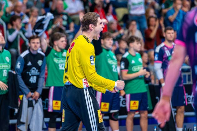 Joel Birlehm (TSV Hannover-Burgdorf, Nr. 35) (v.l.), TSV Hannover-Burgdorf (blau) gegen FRISCH AUF! Göppingen (grün) am 6. Spieltag der Saison 2026 2027 in der Opel Handball-Bundesliga (27.09.2026, ZAG Arena (Hannover, GER), Copyright: xJanxGuentherx xTSVxHannover-Burgdorfx