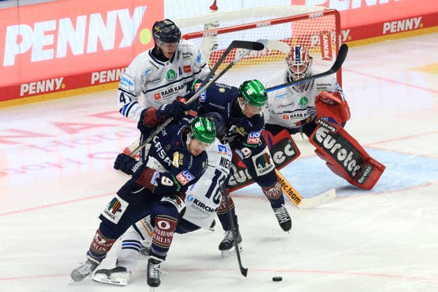 27.09.2026, GER ,DEU, Deutschland, Frederik Tiffels ( Eisbaeren Berlin 95 ), Ty Ronning ( Eisbaeren Berlin 9 ), Andreas Jenike (Iserlohn Roosters 92), MAXIMILIAN EISENMENGER (Iserlohn Roosters 41) nordphoto GmbH Engler Berlin Uber-Arena Berlin Deutschland Copyright: xNordphotox xEnglerx