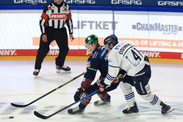 27.09.2026, GER ,DEU, Deutschland, Eric Hoerdler ( Eisbaeren Berlin 77 ), MAXIMILIAN EISENMENGER (Iserlohn Roosters 41) nordphoto GmbH Engler Berlin Uber-Arena Berlin Deutschland Copyright: xNordphotox xEnglerx