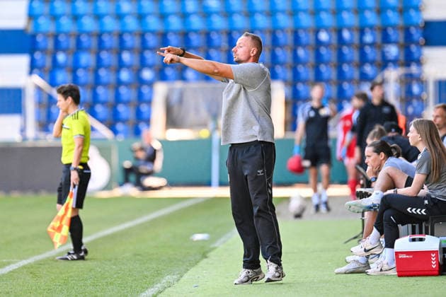 Fußball I Frauen I Saison 2026-2027 I DFB-Pokal I 1. FC Magdeburg - 1. FC Union Berlin I 27.09.2026 Nico Koch (Trainer, 1. FC Magdeburg) Freisteller, Nahaufnahme, Porträt, Portrait, Einzelfoto, Einzelbild, Körper Magdeburg Avnet Arena (Heinz-Krügel-Platz 1) Sachsen-Anhalt Deutschland Copyright: xLobeca InesxHähnelx
