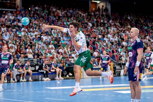 Rutger Ten Velde (FRISCH AUF Goeppingen 5) Wurf TSV Hannover-Burgdorf - vs. FRISCH AUF Goeppingen, Handball Bundesliga, HBL, Saison 2026 2027 27.09.2026 -Pressefoto Jan-Frederic Helbig TSV Hannover-Burgdorf - vs. FRISCH AUF Goeppingen, Handball Bundesliga, HBL, ZAG Arena, Opel Handball-Bundesliga, Saison 2026 2027, 27.09.2026 Hannover Copyright: xEibner-Pressefoto Jan-FredericxHx EP_JHG