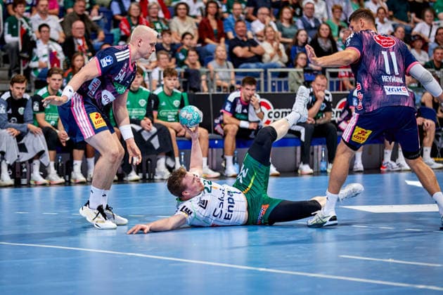 Erik Persson (FRISCH AUF Goeppingen 22) am Boden TSV Hannover-Burgdorf - vs. FRISCH AUF Goeppingen, Handball Bundesliga, HBL, Saison 2026 2027 27.09.2026 -Pressefoto Jan-Frederic Helbig TSV Hannover-Burgdorf - vs. FRISCH AUF Goeppingen, Handball Bundesliga, HBL, ZAG Arena, Opel Handball-Bundesliga, Saison 2026 2027, 27.09.2026 Hannover Copyright: xEibner-Pressefoto Jan-FredericxHx EP_JHG