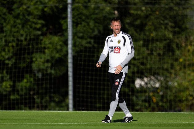 260927 Head coach Graham Potter of the Swedish men s national football team at a training session on September 27, 2026 in Stockholm. Photo: Emma Wallskog BILDBYRAN kod EW EW0711 fotboll football soccer fotball nations league uefa nations league träning practice training sverige sweden sverige a bbeng Copyright: EMMAxWALLSKOG BB260927EW022