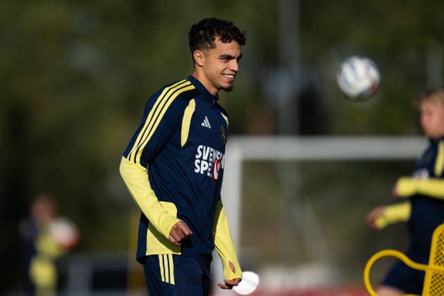 260927 Yasin Ayari of the Swedish men s national football team at a training session on September 27, 2026 in Stockholm. Photo: Emma Wallskog BILDBYRAN kod EW EW0711 fotboll football soccer fotball nations league uefa nations league träning practice training sverige sweden sverige a bbeng Copyright: EMMAxWALLSKOG BB260927EW026