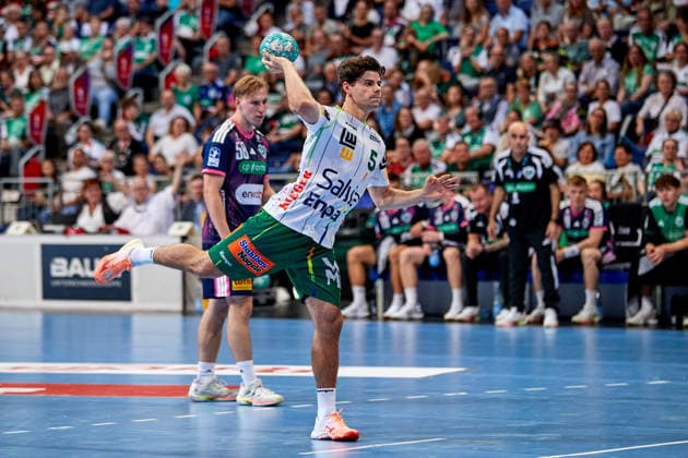 7 Meter fuer Rutger Ten Velde (FRISCH AUF Goeppingen 5) TSV Hannover-Burgdorf - vs. FRISCH AUF Goeppingen, Handball Bundesliga, HBL, Saison 2026 2027 27.09.2026 -Pressefoto Jan-Frederic Helbig TSV Hannover-Burgdorf - vs. FRISCH AUF Goeppingen, Handball Bundesliga, HBL, ZAG Arena, Opel Handball-Bundesliga, Saison 2026 2027, 27.09.2026 Hannover Copyright: xEibner-Pressefoto Jan-FredericxHx EP_JHG