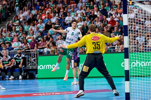 Rutger Ten Velde (FRISCH AUF Goeppingen 5) Joel Birlehm (TSV Hannover-Burgdorf DIE RECKEN 35) TSV Hannover-Burgdorf - vs. FRISCH AUF Goeppingen, Handball Bundesliga, HBL, Saison 2026 2027 27.09.2026 -Pressefoto Jan-Frederic Helbig TSV Hannover-Burgdorf - vs. FRISCH AUF Goeppingen, Handball Bundesliga, HBL, ZAG Arena, Opel Handball-Bundesliga, Saison 2026 2027, 27.09.2026 Hannover Copyright: xEibner-Pressefoto Jan-FredericxHelbigx EP_JHG