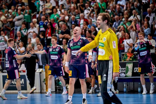 TSV Hannover-Burgdorf Sieg Jubel Justus Fischer (TSV Hannover-Burgdorf DIE RECKEN 54) Joel Birlehm (TSV Hannover-Burgdorf DIE RECKEN 35) TSV Hannover-Burgdorf - vs. FRISCH AUF Goeppingen, Handball Bundesliga, HBL, Saison 2026 2027 27.09.2026 -Pressefoto Jan-Frederic Helbig TSV Hannover-Burgdorf - vs. FRISCH AUF Goeppingen, Handball Bundesliga, HBL, ZAG Arena, Opel Handball-Bundesliga, Saison 2026 2027, 27.09.2026 Hannover Copyright: xEibner-Pressefoto Jan-FredericxHelbigx EP_JHG