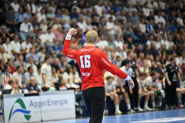 27.09.2026,GER, Handball, Herren, Opel HBL, Saison 2026 2027, 6. Spieltag, VfL Gummersbach vs. Bergischer HC Bertram Obling (VfL Gummersbach 16), freutz sich ueber einen gehaltenen Ball DFB DFL regulations prohibit any use of photographs as image sequences and or quasi-video Gummersbach SCHWALBE arena NRW Deutschland Germany Copyright: xNordphoto Meuterx