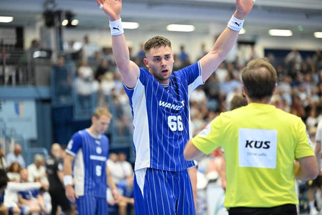 27.09.2026,GER, Handball, Herren, Opel HBL, Saison 2026 2027, 6. Spieltag, VfL Gummersbach vs. Bergischer HC Å tÄ›pan Zeman (VfL Gummersbach 66), diskutiert mit dem Schiedsrichter DFB DFL regulations prohibit any use of photographs as image sequences and or quasi-video Gummersbach SCHWALBE arena NRW Deutschland Germany Copyright: xNordphoto Meuterx