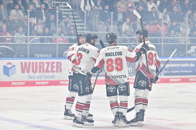 Penny DEL; Augsburger Panther - Kölner Haie, 27.09.2026 AUGSBURG, GERMANY; 27. SEPTEMBER: Jubel der Gäste nach dem Treffer zum 0-1 durch Marcel NOEBELS (Kölner Haie 92) Tor Torschuetze Freude Happy während dem Match der Penny DEL zwischen den Augsburger Panthern und den Kölner Haien am 4. Spieltag im Curt Frenzel Stadion Copyright: xBEAUTIFULxSPORTS Goldbergx