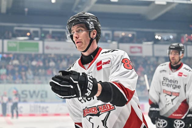 Penny DEL; Augsburger Panther - Kölner Haie, 27.09.2026 AUGSBURG, GERMANY; 27. SEPTEMBER: Jubel der Gäste nach dem Treffer zum 0-1 durch Marcel NOEBELS (Kölner Haie 92) Tor Torschuetze Freude Happy während dem Match der Penny DEL zwischen den Augsburger Panthern und den Kölner Haien am 4. Spieltag im Curt Frenzel Stadion Gregor MACLEOD (Kölner Haie 89) Copyright: xBEAUTIFULxSPORTS Goldbergx