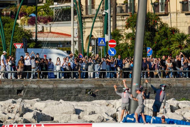 THE LOUIS VUITTON 38TH AMERICA™S CUP PRELIMINARY REGATTA, NAPLES Luna Rossa team wins and celebrate the qualifying round at the 38th Louis Vuitton America™s Cup in the Gulf of Naples, in Campania, on 27 September 2026. _BPH9430 Copyright: xAntonioxBalascox