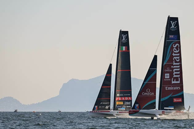 September 27, 2026, Naples, Italy: Boats compete in the final match race during the 38th America s Cup Preliminary Regatta Naples in the Bay of Naples, Italy, 27 September 2026. ANSA CIRO FUSCO. 38th America s Cup Preliminary Regatta Naples - Italy  - ZUMAa110 20260927_zaf_a110_013 Copyright: xCiroxFuscox