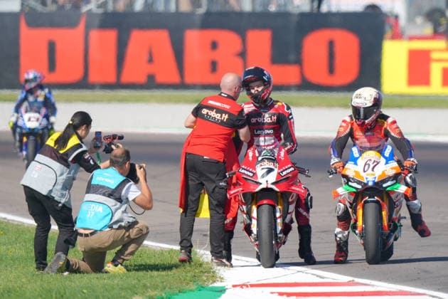WorldSBK - EICMA Italian Round - Sunday Iker Lecuona of Spain, riding a Ducati Panigale V4R ( 7) for Aruba.it Racing - Ducati, celebrates a victory during the 10th round of WorldSBK, the EICMA Italian round, at the Cremona Circuit Angelo Bergamonti in San Martino del Lago, Italy, on September 27, 2026. San Martino del Lago Italy Italy  Copyright: xLucaxRossinix originalFilename:rossini-worldsbk260927_npKyO.jpg