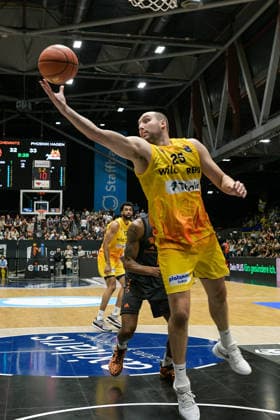 easyCredit Basketball Bundesliga, 3. Spieltag, Niners Chemnitz - Phoenix Hagen 27.09,2026 ab 16.30 Uhr Chemnitz, Chemnitz Arena Im Foto: 25 Cameron Krutwig easyCredit Basketball Bundesliga, 3. Spieltag, Niners Chemnitz - Phoenix Hagen Chemnitz Sachsen Deutschland Copyright: xEHLxMedia MichelxKöhlerx 20262709-Niners-Chemnitz-Phoenix-Hagen_082