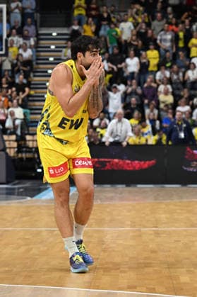 27.09.2026, GER, Basketball, Bundesliga 3.Spieltag, Saison 2026 2027, Oldenburg, EWE Arena, EWE Baskets Oldenburg vs Veolia Towers Hamburg kann es nicht glauben Marcel KEßEN ( EWE Baskets Oldenburg 15 ) Oldenburg EWE Arena Niedersachsen Deutschland Copyright: xnordphotoxGmbHx xRojahnx