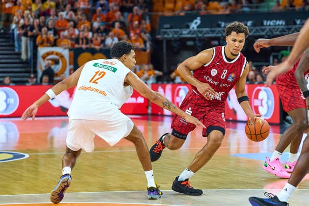 Michael Rataj (ratiopharm ulm, 12), Brandon Tischler (Wuerzburg Baskets, 08) GER, Ratiopharm Ulm vs. Wuerzburg Baskets, Basketball, 1. Bundesliga, 3. Spieltag, Spielzeit 2026 2027, 27.09.2026 GER, Ratiopharm Ulm vs. Wuerzburg Baskets, Basketball, 1. Bundesliga, 3. Spieltag, Spielzeit 2026 2027, 27.09.2026 Neu-Ulm Copyright: xEibner-Pressefoto GeraldxOelze-dexStoppanyx EP_ODS