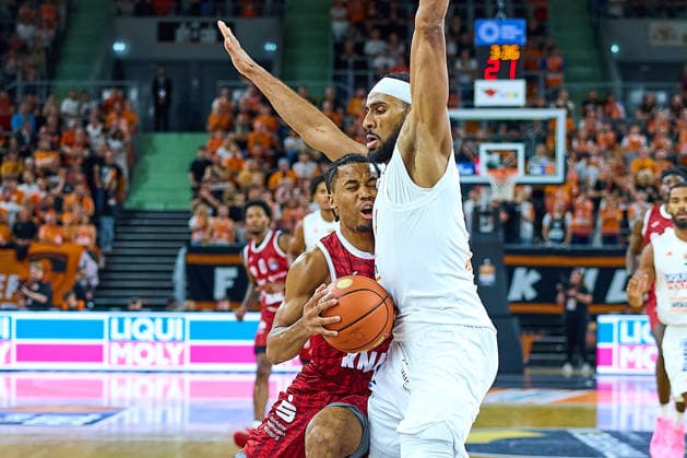 Armel Traore (ratiopharm ulm, 07) blockiert Sam Griffin (Wuerzburg Baskets, 04) GER, Ratiopharm Ulm vs. Wuerzburg Baskets, Basketball, 1. Bundesliga, 3. Spieltag, Spielzeit 2026 2027, 27.09.2026 GER, Ratiopharm Ulm vs. Wuerzburg Baskets, Basketball, 1. Bundesliga, 3. Spieltag, Spielzeit 2026 2027, 27.09.2026 Neu-Ulm Copyright: xEibner-Pressefoto GeraldxOelze-dexStoppanyx EP_ODS