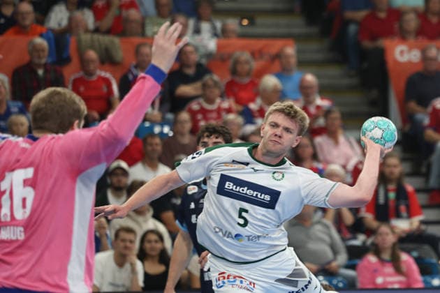 Handball I Herren I Saison 2026 2027 I Bundesliga I 6. Spieltag I Handball Club Hamburg - HSG Wetzlar I 27.09.2026 Robin Haug (16, Handball Club Hamburg) Tristan Kirschner (5, HSG Wetzlar) Hamburg Alsterdorfer Sporthalle Hamburg Deutschland Copyright: xLobeca RalfxHomburgx