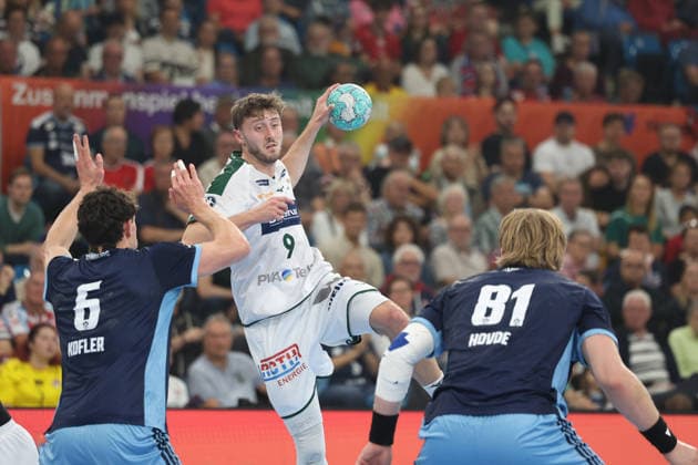 Handball I Herren I Saison 2026 2027 I Bundesliga I 6. Spieltag I Handball Club Hamburg - HSG Wetzlar I 27.09.2026 Elias Kofler (6, Handball Club Hamburg) Niklas Theiß (9, HSG Wetzlar) Martin Hovde (81, Handball Club Hamburg) Hamburg Alsterdorfer Sporthalle Hamburg Deutschland Copyright: xLobeca RalfxHomburgx