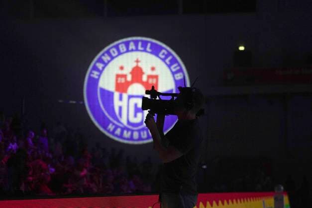 Symbolfoto : Fernsehen beim Handball in Hamburg Handball Herren 1. Bundesliga 6. Spieltag am So. 27.09.2026 HCH Hamburg - HSG Wetzlar