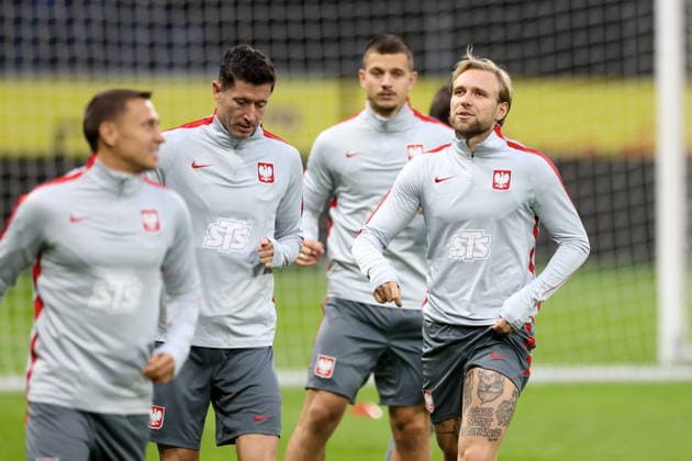 SZTOKHOLM 27.09.2026 TRENING REPREZENTACJI POLSKI --- POLISH FOOTBALL national team, Nationalteam TRAINING SESSION IN STOCKHOLM ROBERT LEWANDOWSKI TYMOTEUSZ PUCHACZ FOT. PIOTR KUCZA FOTOPYK NEWSPIX.PL --- newspix.pl 