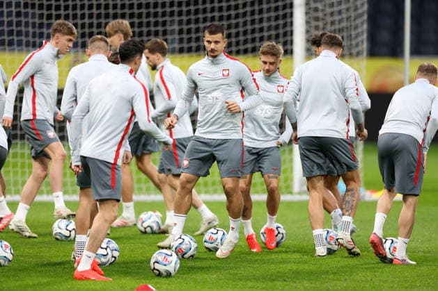 SZTOKHOLM 27.09.2026 TRENING REPREZENTACJI POLSKI --- POLISH FOOTBALL national team, Nationalteam TRAINING SESSION IN STOCKHOLM MATEUSZ ZUKOWSKI MICHAL SKORAS FOT. PIOTR KUCZA FOTOPYK NEWSPIX.PL --- newspix.pl 