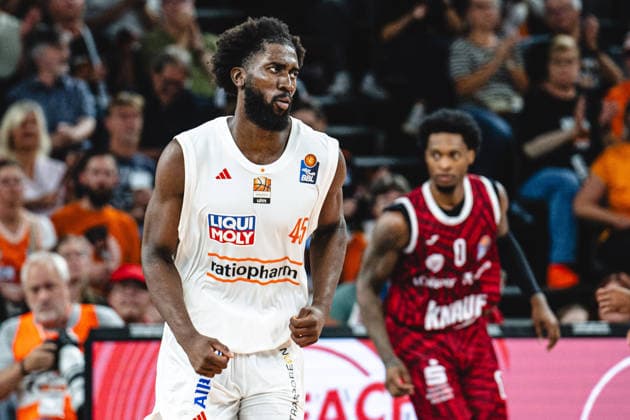 Neu Ulm, Deutschland, 27.09.26: Oluwasimisola Shittu (ratiopharm ulm) gestikuliert, gestik waehrend des Basketball Bundesliga Spiels zwischen ratiopharm ulm vs Fitness first Wuerzburg Baskets in der ratiopharm Arena am 27. September 2026 in Neu Ulm, Deutschland. (Foto von Harry Langer DeFodi Images) ratiopharm Arena, Germany, 27.09.26: Oluwasimisola Shittu (ratiopharm ulm) gestures during the Basketball Bundesliga match between ratiopharm ulm vs Fitness first Wuerzburg Baskets at Neu Ulm on September 27, 2026 in ratiopharm Arena, Germany. (Photo by Harry Langer DeFodi Images) (Photo by Harry Langer DeFodi Images) -