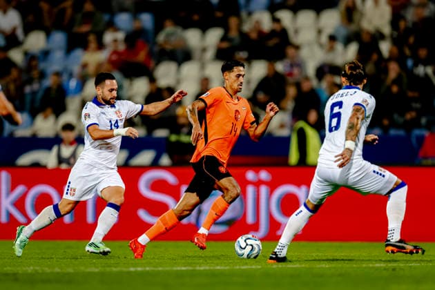 BELGRADO - ServiÃ« forward Andrija Å½ivkoviÄ‡, Nederland midfielder Tijjani Reijnders during the UEFA Nations League match between Servie and Nederland at Rajko Mitic Stadion on 27 september 2026 in Belgrado, Servie. (Photo by DeFodi Images) -