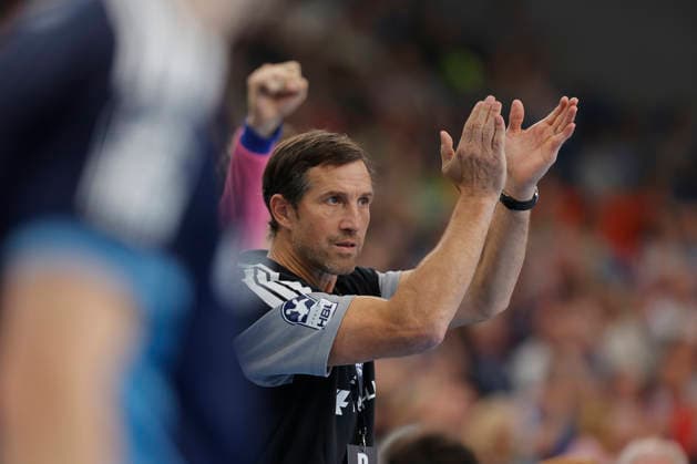 Handball 1. Opel Bundesliga 2026 2027 - Handball Club Hamburg (HCH) vs. HSG Wetzlar Trainer Torsten Jansen (Hamburg) applaudiert . Sporthalle Hamburg Hamburg Foto: Frank Schoof