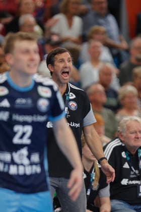 Handball 1. Opel Bundesliga 2026 2027 - Handball Club Hamburg (HCH) vs. HSG Wetzlar Trainer Torsten Jansen (Hamburg) jubelt . Sporthalle Hamburg Hamburg Foto: Frank Schoof