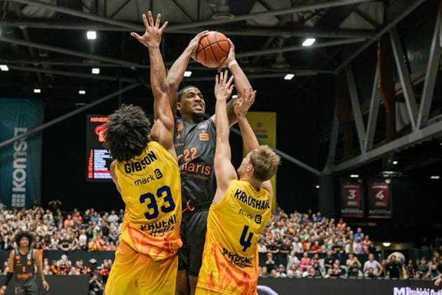 easyCredit Basketball Bundesliga, 3. Spieltag, Niners Chemnitz - Phoenix Hagen 27.09,2026 ab 16.30 Uhr Chemnitz, Chemnitz Arena Im Foto: 22 Nighaeal Ceaser, 33 Trenton Gibson,04 Bjarne Kraushaar easyCredit Basketball Bundesliga, 3. Spieltag, Niners Chemnitz - Phoenix Hagen Chemnitz Sachsen Deutschland Copyright: xEHLxMedia MichelxKöhlerx 20262709-Niners-Chemnitz-Phoenix-Hagen_101