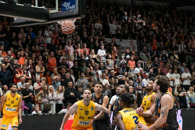 easyCredit Basketball Bundesliga, 3. Spieltag, Niners Chemnitz - Phoenix Hagen 27.09,2026 ab 16.30 Uhr Chemnitz, Chemnitz Arena Im Foto: 10 Fabian Bleck, 02 CJ Anderson, 21 Mateo Seric, 33 Trenton Gibson easyCredit Basketball Bundesliga, 3. Spieltag, Niners Chemnitz - Phoenix Hagen Chemnitz Sachsen Deutschland Copyright: xEHLxMedia MichelxKöhlerx 20262709-Niners-Chemnitz-Phoenix-Hagen_112