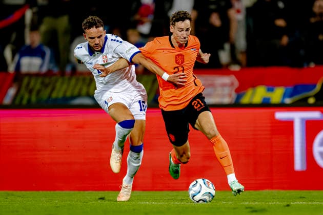 BELGRADO - ServiÃ« defender Strahinja ErakoviÄ‡, Nederland forward Ruben van Bommel, during the UEFA Nations League match between Servie and Nederland at Rajko Mitic Stadion on 27 September 2026 in Belgrado, Servie. (Photo by DeFodi Images) -