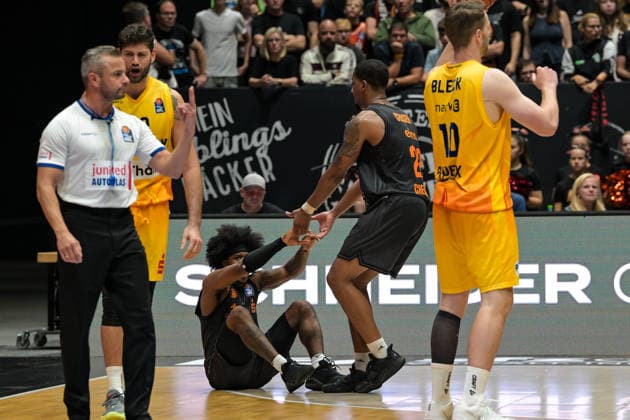 easyCredit Basketball Bundesliga, 3. Spieltag, Niners Chemnitz - Phoenix Hagen 27.09,2026 ab 16.30 Uhr Chemnitz, Chemnitz Arena Im Foto: 02 Stefan Smith, 22 Nighaeal Ceaser easyCredit Basketball Bundesliga, 3. Spieltag, Niners Chemnitz - Phoenix Hagen Chemnitz Sachsen Deutschland Copyright: xEHLxMedia MichelxKöhlerx 20262709-Niners-Chemnitz-Phoenix-Hagen_147