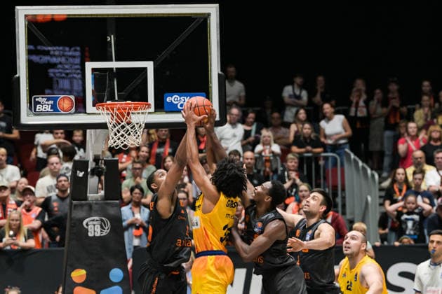 easyCredit Basketball Bundesliga, 3. Spieltag, Niners Chemnitz - Phoenix Hagen 27.09,2026 ab 16.30 Uhr Chemnitz, Chemnitz Arena Im Foto: 22 Nighaeal Ceaser, 33 Trenton Gibson, easyCredit Basketball Bundesliga, 3. Spieltag, Niners Chemnitz - Phoenix Hagen Chemnitz Sachsen Deutschland Copyright: xEHLxMedia MichelxKöhlerx 20262709-Niners-Chemnitz-Phoenix-Hagen_153