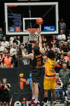 easyCredit Basketball Bundesliga, 3. Spieltag, Niners Chemnitz - Phoenix Hagen 27.09,2026 ab 16.30 Uhr Chemnitz, Chemnitz Arena Im Foto: 25 Ben Burnham, 33 Trenton Gibson easyCredit Basketball Bundesliga, 3. Spieltag, Niners Chemnitz - Phoenix Hagen Chemnitz Sachsen Deutschland Copyright: xEHLxMedia MichelxKöhlerx 20262709-Niners-Chemnitz-Phoenix-Hagen_154