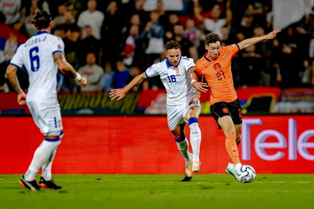BELGRADO - ServiÃ« defender Strahinja ErakoviÄ‡, Nederland forward Ruben van Bommel during the UEFA Nations League match between Servie and Nederland at Rajko Mitic Stadion on 27 September 2026 in Belgrado, Servie. (Photo by DeFodi Images) -