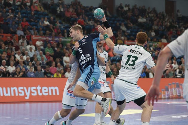 Handball I Herren I Saison 2026 2027 I Bundesliga I 6. Spieltag I Handball Club Hamburg - HSG Wetzlar I 27.09.2026 Oliver Norlyk (5, Handball Club Hamburg) Tomas Piroch (13, HSG Wetzlar) Hamburg Alsterdorfer Sporthalle Hamburg Deutschland Copyright: xLobeca RalfxHomburgx