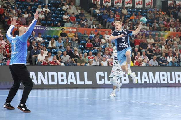 Handball I Herren I Saison 2026 2027 I Bundesliga I 6. Spieltag I Handball Club Hamburg - HSG Wetzlar I 27.09.2026 Bart Ravensbergen (1, HSG Wetzlar) Frederik Bo Andersen (21, Handball Club Hamburg) Hamburg Alsterdorfer Sporthalle Hamburg Deutschland Copyright: xLobeca RalfxHomburgx