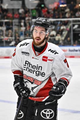 Penny DEL; Augsburger Panther - Kölner Haie, 27.09.2026 AUGSBURG, GERMANY; 27. SEPTEMBER: Jubel der Gäste nach dem Treffer zum 3-5 durch Ryan MACINNIS (Kölner Haie 77) während dem Match der Penny DEL zwischen den Augsburger Panthern und den Kölner Haien am 4. Spieltag im Curt Frenzel Stadion Copyright: xBEAUTIFULxSPORTS Goldbergx