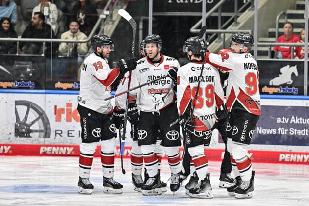 Penny DEL; Augsburger Panther - Kölner Haie, 27.09.2026 AUGSBURG, GERMANY; 27. SEPTEMBER: Jubel der Gäste nach dem Treffer zum 3-4 durch Marcel NOEBELS (Kölner Haie 92) während dem Match der Penny DEL zwischen den Augsburger Panthern und den Kölner Haien am 4. Spieltag im Curt Frenzel Stadion Copyright: xBEAUTIFULxSPORTS Goldbergx