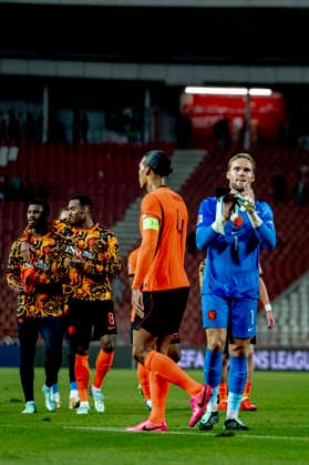 BELGRADO - Nederland goalkeeper Bart Verbruggen during the UEFA Nations League match between Servie and Nederland at Rajko Mitic Stadion on 27 September 2026 in Belgrado, Servie. (Photo by DeFodi Images) -
