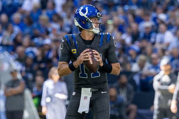 Sep 27, 2026; Indianapolis, IN, USA; Indianapolis Colts quarterback Daniel Jones (17) looks to pass the ball during NFL, American Football Herren, USA game action against the Houston Texans at Lucas Oil Stadium. Mandatory Credit: -Cal Media Indianapolis USA - ZUMAc04_ 20260927_zma_c04_033 Copyright: xJohnxMersitsx