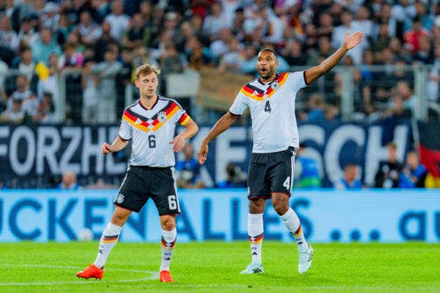 Nations League, Gruppe A, 2. Spieltag, Deutschland vs. Griechenland am 27.09.2026 in der WWK Arena in Augsburg Jonathan Tah (Deutschland) Joshua Kimmich (Deutschland) Copyright: xBahhoxKarax