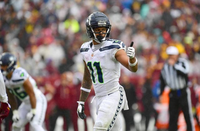 LANDOVER, MD - SEPTEMBER 27: Seahawks wide receiver Jaxon Smith-Njigba (11) gives a thumbs up as he checks that he is lined up on the line of scrimmage during the Seattle Seahawks versus Washington Commanders National Football League game at Northwest Stadium on September 27, 2026 in Landover, MD. (Photo by Randy Litzinger Icon Sportswire) NFL, American Football Herren, USA SEP 27 Seahawks at Commanders EDITORIAL USE ONLY Icon9662609270403