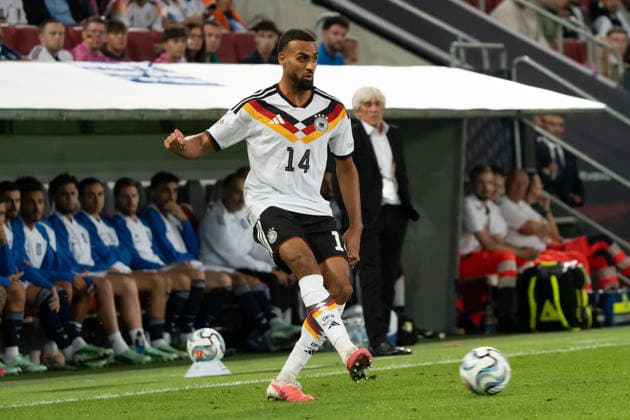 Josha Vagnoman (Deutschland, 14) am Ball, Aktion, Dribbling, dribbeln, Angriff, GER, Deutschland vs. Griechenland, Fussball, Herren, UEFANations League, Spielzeit 2026 2027, 27.09.26, GER, Deutschland vs. Griechenland, Fussball, Herren, UEFA Nations League, Spielzeit 2026 2027, 27.09.26, Augsbur Copyright: xEibner-Pressefoto EdwardxCheungx EP_ECG