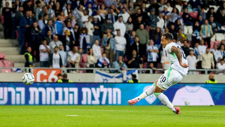 UEFA Nations League Group Stage, Nagyerdei Stadion, Debrecen, Hungary 27 9 2026 Israel vs Republic of Ireland Ireland s Adam Idah scores his sides second goal of the match Adam Idah scores his sides second goal of the match 27 9 2026  Copyright: xx RB2_0827