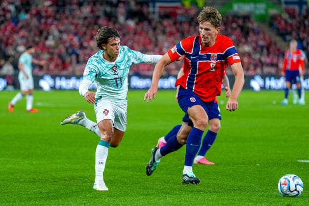 Soccer, Nations League: Norway vs. Portugal, Nations League Oslo 20260927 Portugal’s João Félix and Norway’s Sander Berge during the international soccer match between Norway and Portugal in the Nations League. Photo: Lise Aserud, NTB, Oslo, Norway. EDITORIAL USE ONLY. RESTRICTED USE FOR BETTING COMPANIES  Copyright: xLisexAserudx xNTBx